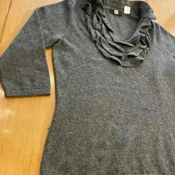 Cashmere Gray Sweater, size large, excellent condition - Picture 10 of 11